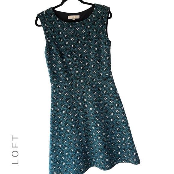 LOFT | NWOT TEXTURED KNIT GREEN & BLACK RETRO PRINT DRESS FIT & FLARE | SIZE: 6 - Picture 1 of 9
